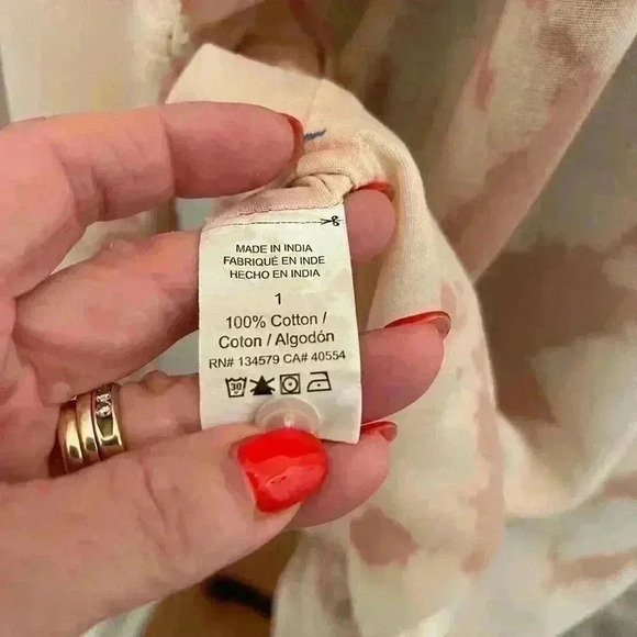 Sundry long, tail, button-down women’s shirt in new like condition Size 1 fits L - Picture 6 of 8